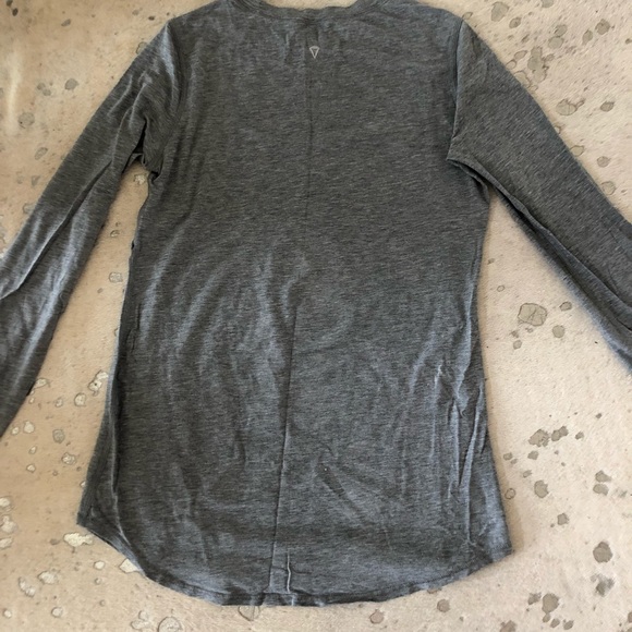 Grey Long Sleeve Shirt with Iridescent Star Ivivva - Picture 4 of 7
